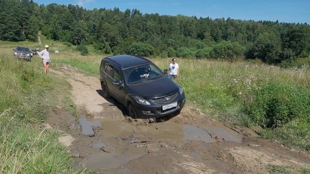 Кроссоверы против горок и диагоналок. Hyundai Santa Fe, Volvo XC70, Mitsubishi Outlander, и др.