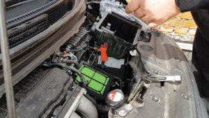 Установка фильтра нулевого сопротивления  HKS на HONDA FREED SPIKE.