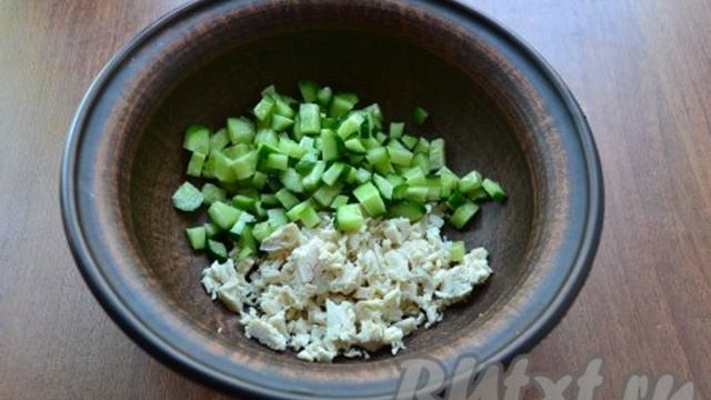 Окрошка на сыворотке с курицей