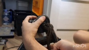 Как открутить болт на трюковом самокате.