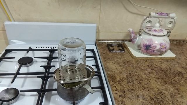 КАК СТЕРИЛИЗОВАТЬ БАНКИ ДЛЯ ЗАГОТОВОК??? ПОДРОБНЫЙ ПОШАГОВЫЙ РАССКАЗ. смотреть онлайн