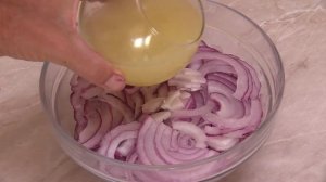 ЯЛТИНСКИЙ ЛУЧОК В МАРИНАДЕ