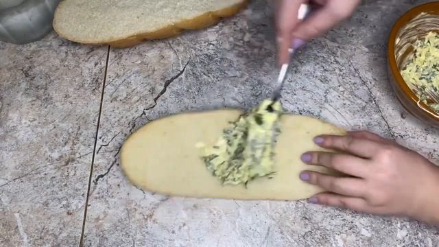 Чесночный хлеб. Отличная закуска. Быстрый рецепт