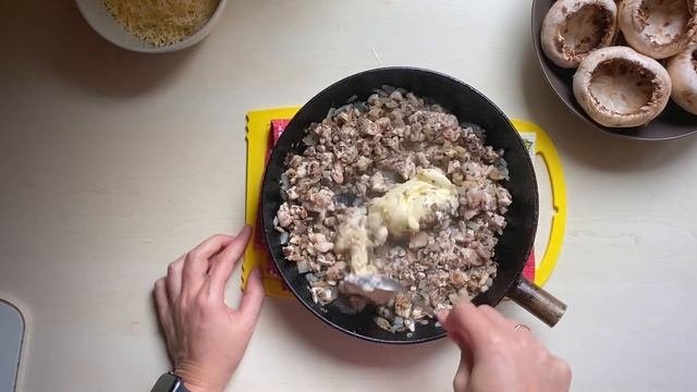ЖУЛЬЕН В ШАМПИНЬОНАХ. Фаршированные шампиньоны. Лучшая горячая закуска