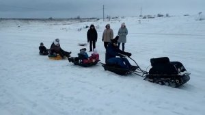 Мотособака с вагончиками.