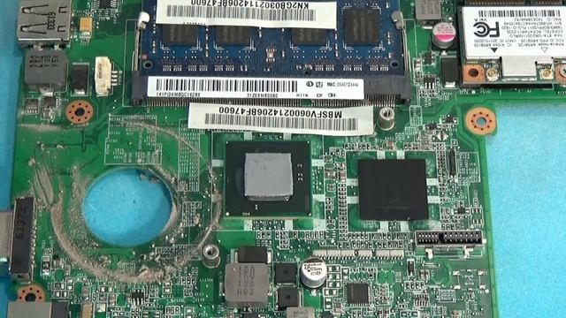 Как разобрать почистить и собрать нетбук  Acer  Aspire One Hapy2 N5780