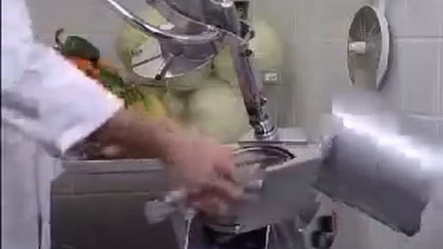 Нарезка кубиками дыни 20х20х20 мм_RG HALLDE_Melon dice 20x20x20 mm_ROVABO