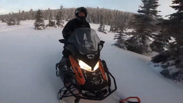 2020 Ski-Doo Expedition SE 900 ACE Turbo pow days смотреть онлайн