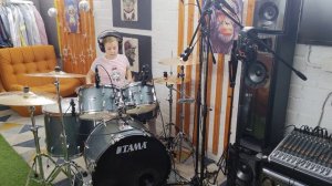 Маринка драм (DRUM) машинка
Uptown Funk
Mark Ronson / Bruno Mars