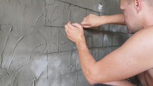 Отделка гаража под камень плиточным клеем!!!