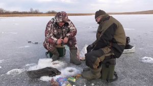 Ловим чебака на Верхнеуральском водохранилище(Море) 22.11.17