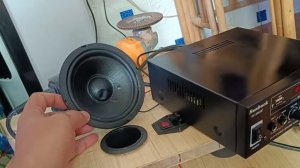 Distorted Amplifier Sunbuck AV-660BT, only 200 watts. Fake 2000w