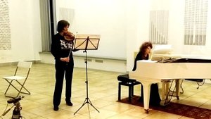 Дж.Хьюзен, Дж.Берк. Платье в горошек и Лунный свет