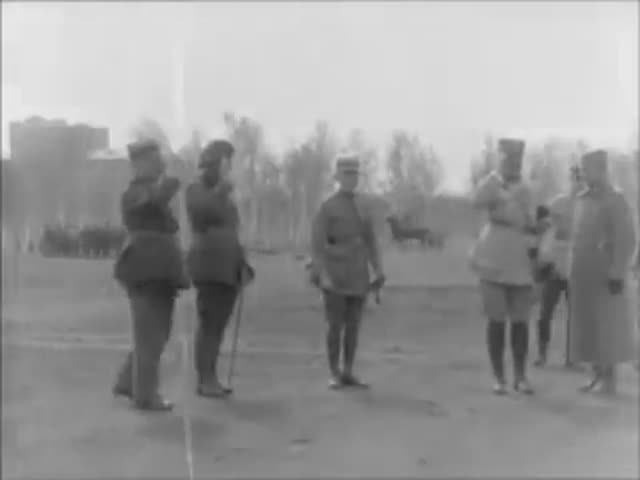 Парада српске војске у Чељабинску 1919. године.mp4