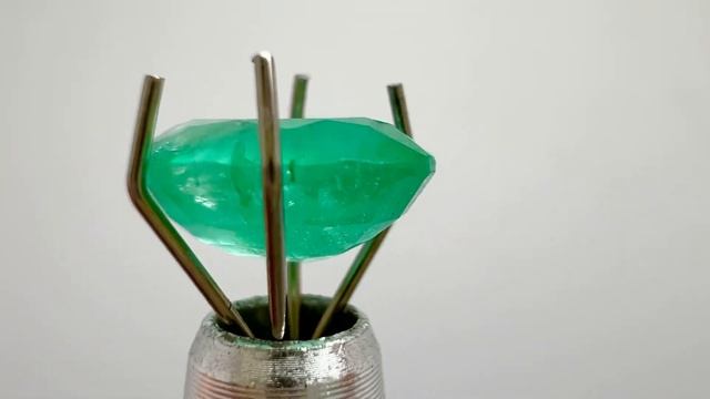 Натуральный изумруд 1,8 карат из Замбии