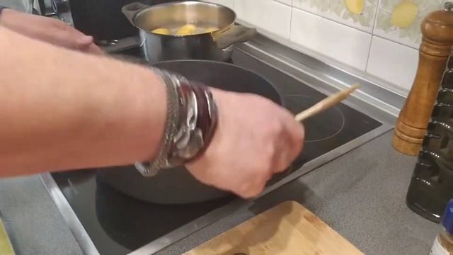 Свиная вырезка и картошка по-канарски.