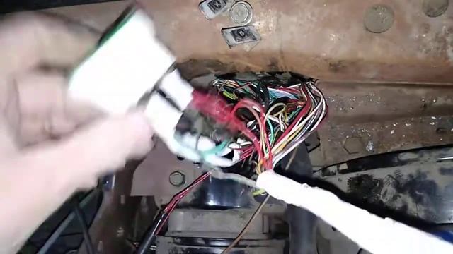 ISUZU ELF обрыв проводов на д ск и кнопка для дхо смотреть онлайн