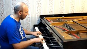Gloria Gaynor - I Will Survive - piano cover by Dionis Kharlampidi