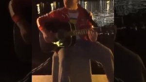 Эта ночь, только ночь теперь осталась нам.Исполнил под гитару.🔥