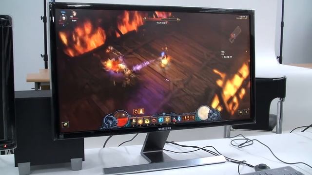 3840x2160 4K U28D590 UHD Monitor Diablo3 Play смотреть онлайн