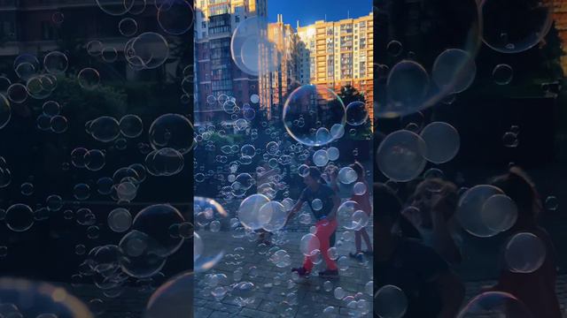 Шоу мыльных пузырей Оксаны Логро