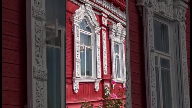 Злынка - самый маленький город Брянской области с самой красивой резьбой по дереву.