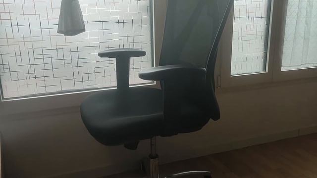 unboxing montage de chaise ergonomique de marque mFavour présenter les principaux caractéristique