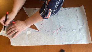 Яркая модная блуза с интересной горловиной. Моделирование раскрой и первая примерка