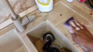 Уборка на очень грязной кухне. Показываю как есть.