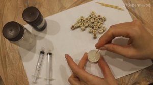 Как и чем покрыть бусины из натурального дерева