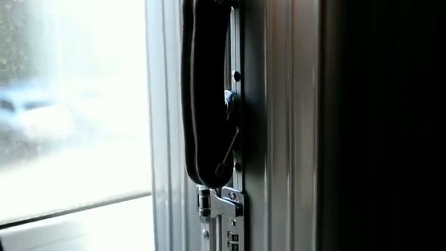 Видеообзор чемодана Ananda без молнии смотреть онлайн