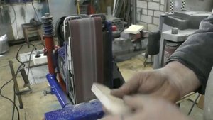 Как сделать МИНИ ГРИНДЕР из ленточной шлиф машинки. 1 часть.