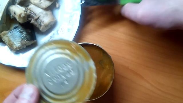 ЧУДО-КОНСЕРВА))) Вот и поужинал! Опасные консервы!!!! Отварная селёдка плавает в рассоле!!!