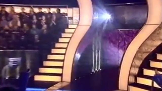 WWTBAM? Christmas UK Intro 2002