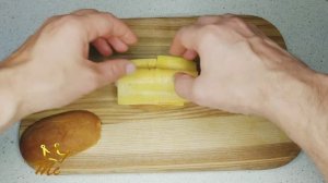 Сосиска в тесте в микроволновке (СВЧ) за 5 минут. Sausage in dough in the microwave for 5 minutes.