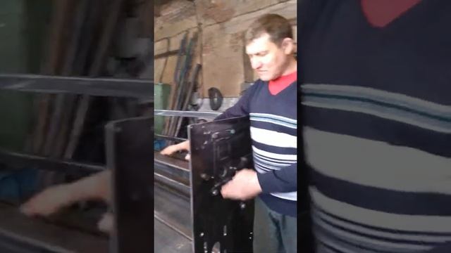 Как устроен станок для выбивания пыли Ударница смотреть онлайн