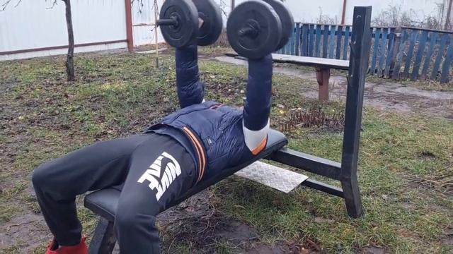 РАЗВОДКА РУК С ГАНТЕЛЯМИ. НАЧНИ УЖЕ ИХ ДЕЛАТЬ ПРАВИЛЬНО.