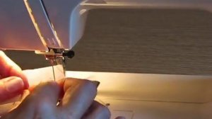 Как легко вставить нитку в иголку