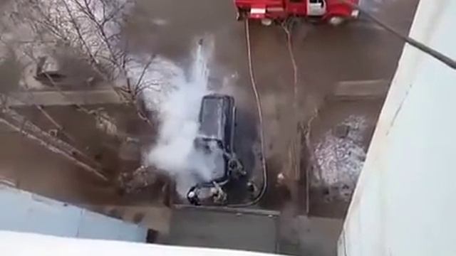 Горящий джип.  Нижневартовск.