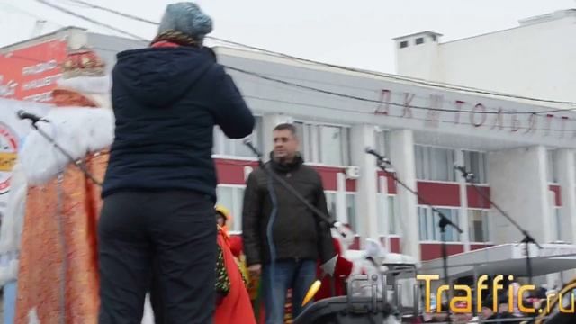 Дед Мороз зажег елку в Тольятти смотреть онлайн