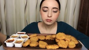 ГОРА НАГГЕТСОВ ИЗ Mcdonalds / ПОЖРЕМ ? Mukbang Ayka Emillly