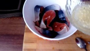 Горбуша под лимоном! #жареннаярыбка Жарим ароматную рыбу! #рыба. Готовим дома вкусную рыбу! #горбуш