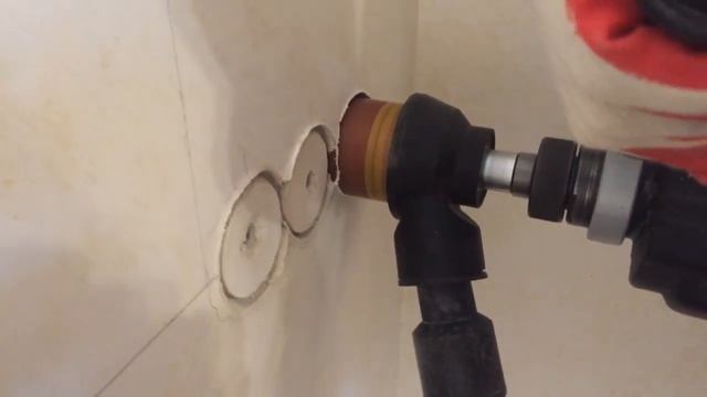 Штробление стен для переноса розеток