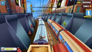 SUBWAY SURFERS: GAMEPLAY TILL FIND A SUPER MYSTERY BOX ( NO BOARDS and KEY SAVE ME! )