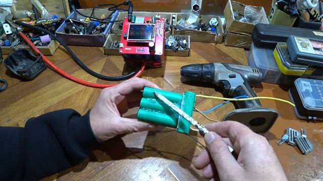 ПЕРЕДЕЛКА АКБ ШУРУПОВЁРТА ИНТЕРСКОЛ 14.4-Вольт на аккумуляторы *Li Ion-18650* своими руками смотреть онлайн