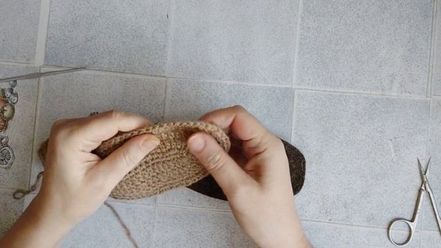 Как сделать подошву для домашних тапочек, альтернатива покупной. Очень просто и быстро. смотреть онлайн