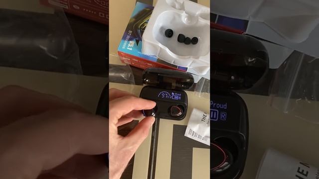 Недорогие беспроводные наушники с кейсом powerbank с алиэкспресс бюджетный повербанк смотреть онлайн