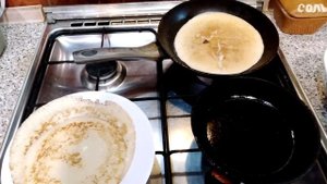 Теперь пеку блины только на двух сковородках