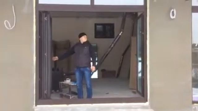 Работа складной двери-гармошка на объекте смотреть онлайн