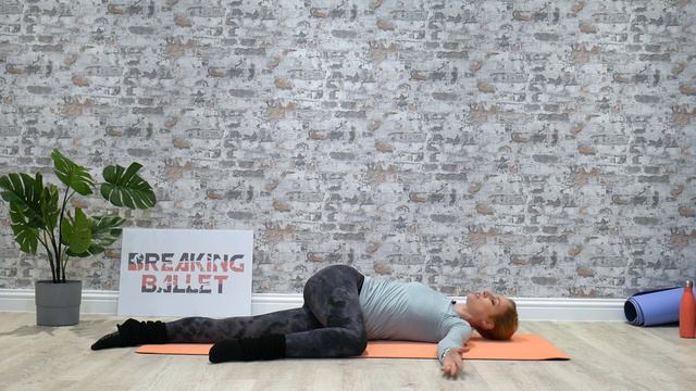 Best Stretches for Lower Back Pain and Stiffness смотреть онлайн